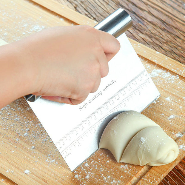 Spatule à pâtisserie en acier inoxydable avec échelle, grattoir à pâte à pizza, outils de décoration de gâteaux fondants, accessoires de cuisine, pâte à gâteau, outil de farine à pizza en acier inoxydable, coupe-pâte, grattoir