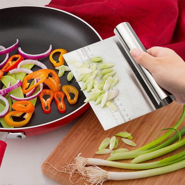Spatule à pâtisserie en acier inoxydable avec échelle, grattoir à pâte à pizza, outils de décoration de gâteaux fondants, accessoires de cuisine, pâte à gâteau, outil de farine à pizza en acier inoxydable, coupe-pâte, grattoir