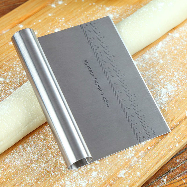 Spatule à pâtisserie en acier inoxydable avec échelle, grattoir à pâte à pizza, outils de décoration de gâteaux fondants, accessoires de cuisine, pâte à gâteau, outil de farine à pizza en acier inoxydable, coupe-pâte, grattoir